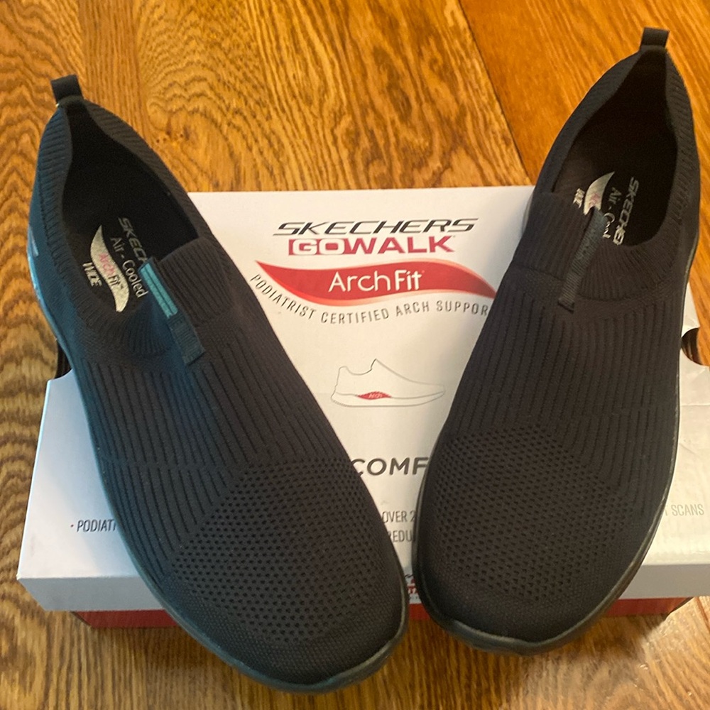 Sketchers gowalk arch fit size 12 wide
